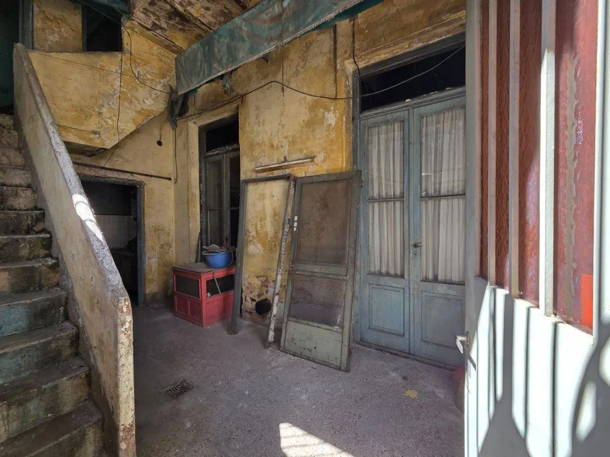 VENTA PASILLO DOS DORMITORIOS A RECICLAR ABASTO 4