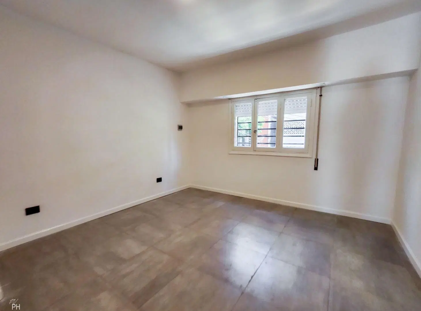 VENTA CASA 3 DORMITORIOS PLANTA ALTA ABASTO 5