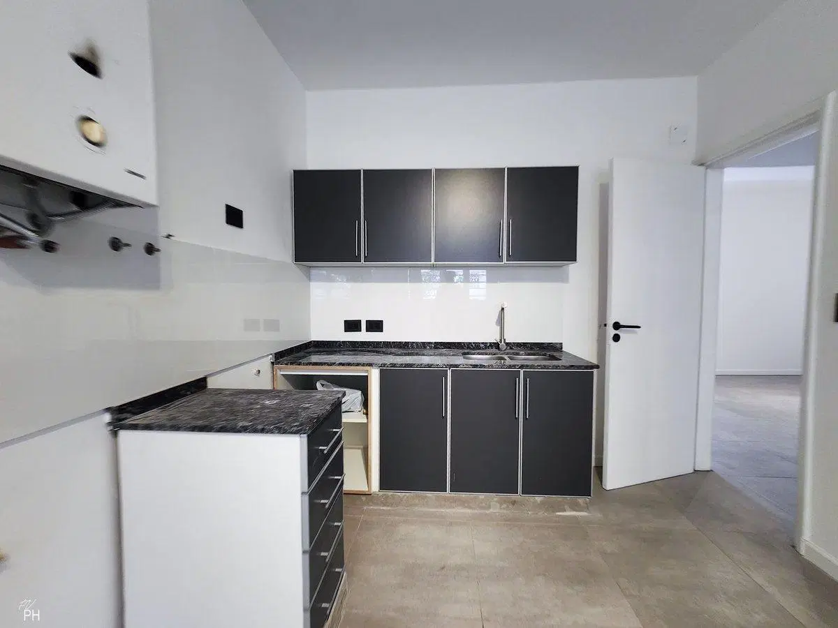 VENTA CASA 3 DORMITORIOS PLANTA ALTA ABASTO 3