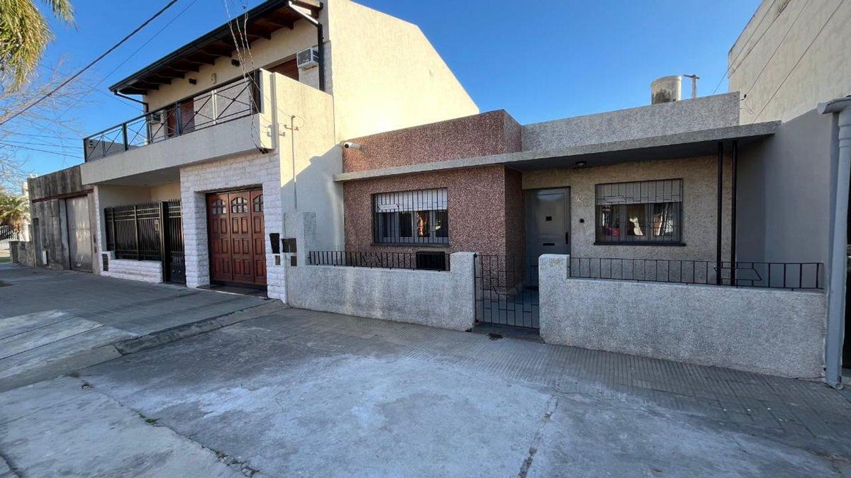 CASA EN VENTA 2 DORMITORIOS AZCUENAGA