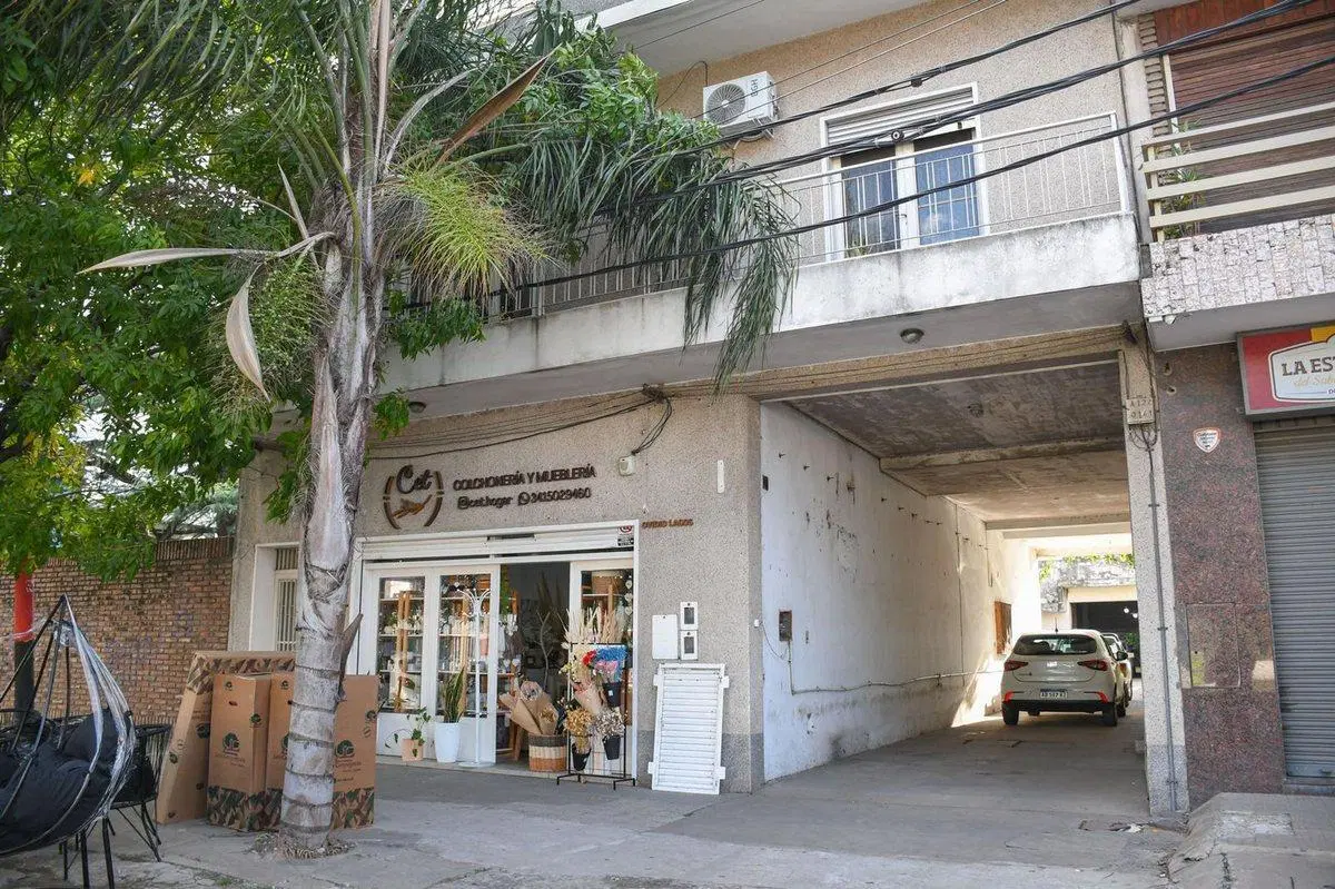 EN VENTA CASA CON  LOCAL Y GALPON ZONA SUR 2