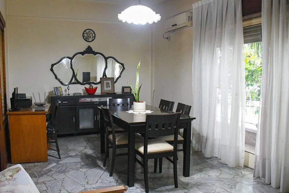 EN VENTA CASA CON  LOCAL Y GALPON ZONA SUR 4