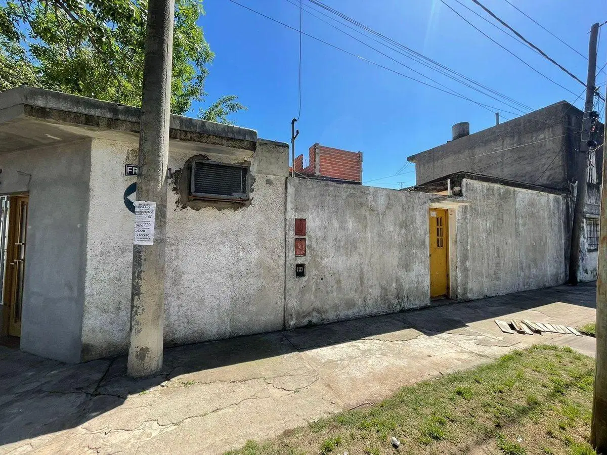 CASA EN VENTA A RECICLAR EMPALME GRANEROS 3