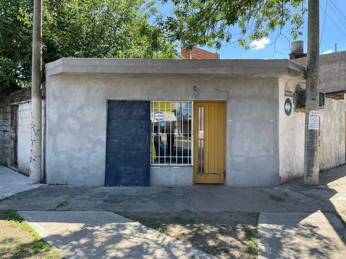 CASA EN VENTA A RECICLAR EMPALME GRANEROS 2