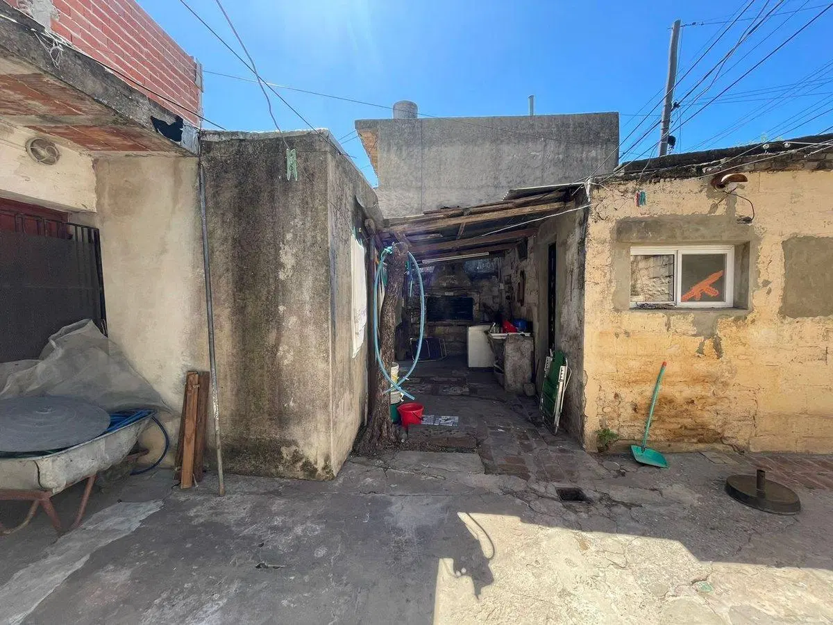 CASA EN VENTA A RECICLAR EMPALME GRANEROS 4