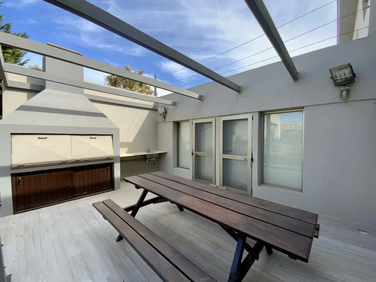 CASA EN ALQUILER 3 DORMITORIOS PUERTO ROLDAN 4
