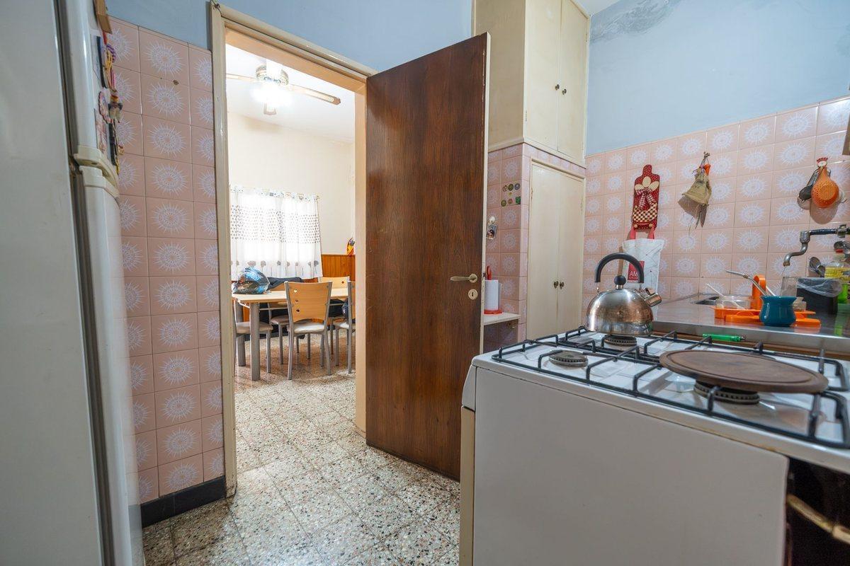 Foto de VENTA - CASA PASILLO UNICO 3 DORM + DPTO EN PA, imagen 4