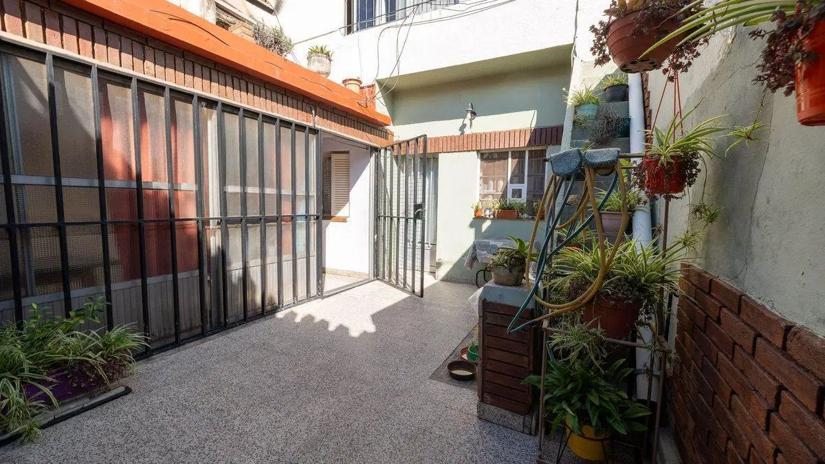 VENTA - CASA PASILLO UNICO 3 DORM + DPTO EN PA 5