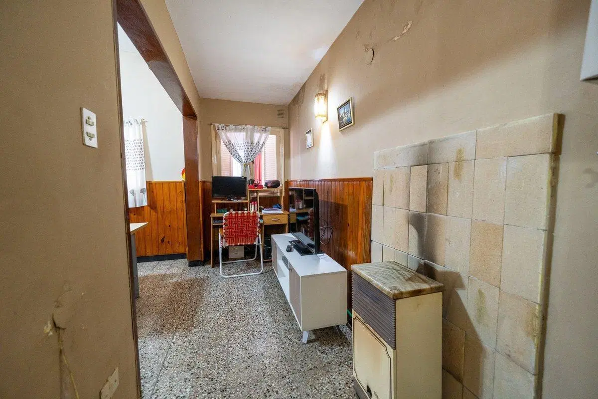 VENTA - CASA PASILLO UNICO 3 DORM + DPTO EN PA 8