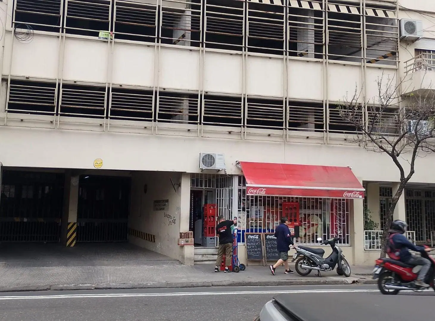 COCHERA EN VENTA BARRIO ABASTO 2