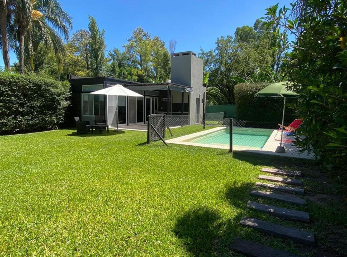 TERRENO EN VENTA EN FUNES CON QUINCHO Y PILETA
