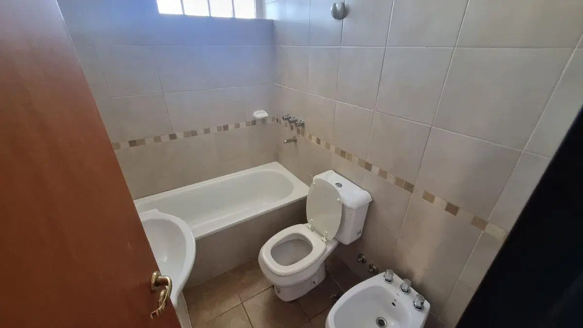 DEPARTAMENTO EN ALQUILER 2 DORMITORIOS ABASTO 3