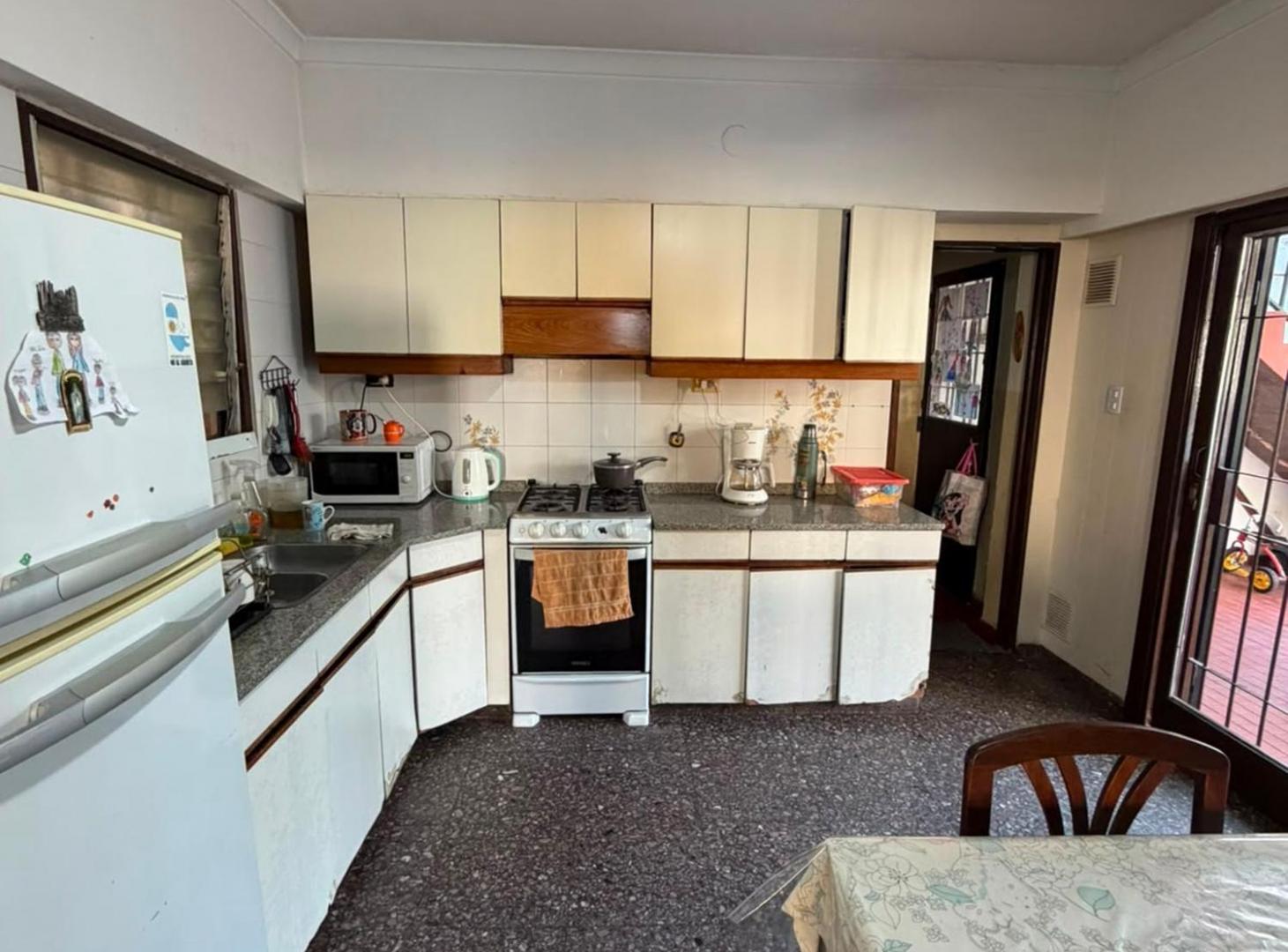 Foto de CASA EN VENTA 2 DORMITORIOS BARRIO ALVEAR, imagen 2