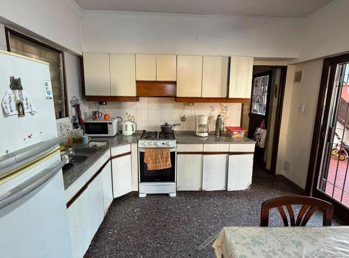 CASA EN VENTA 2 DORMITORIOS BARRIO ALVEAR 2