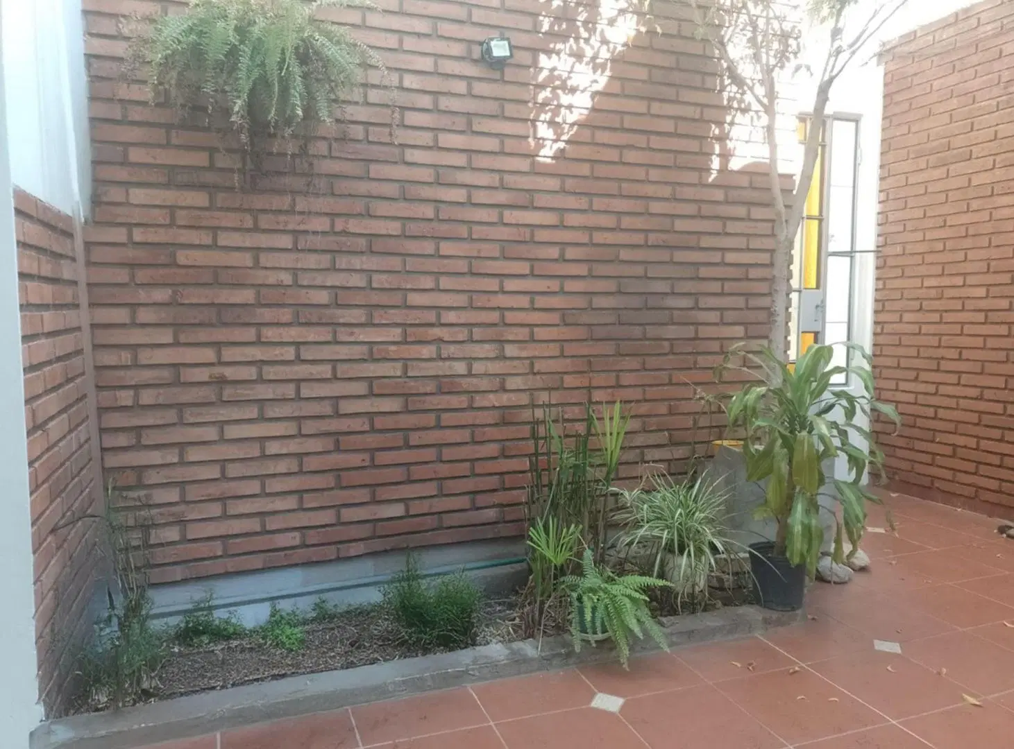 VENTA CASA INTERNA PASILLO 4  DORMITORIOS ARROYITO 4