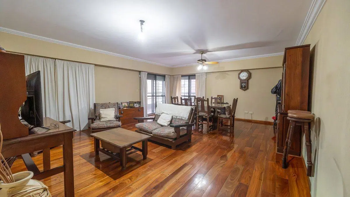 DEPARTAMENTO EN VENTA -TRES DORMITORIOS- B° MARTIN 4