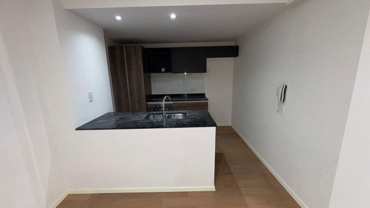 Foto de DEPARTAMENTO EN VENTA CENTRO 2 DORMITORIOS 2 BAÑOS, imagen 3