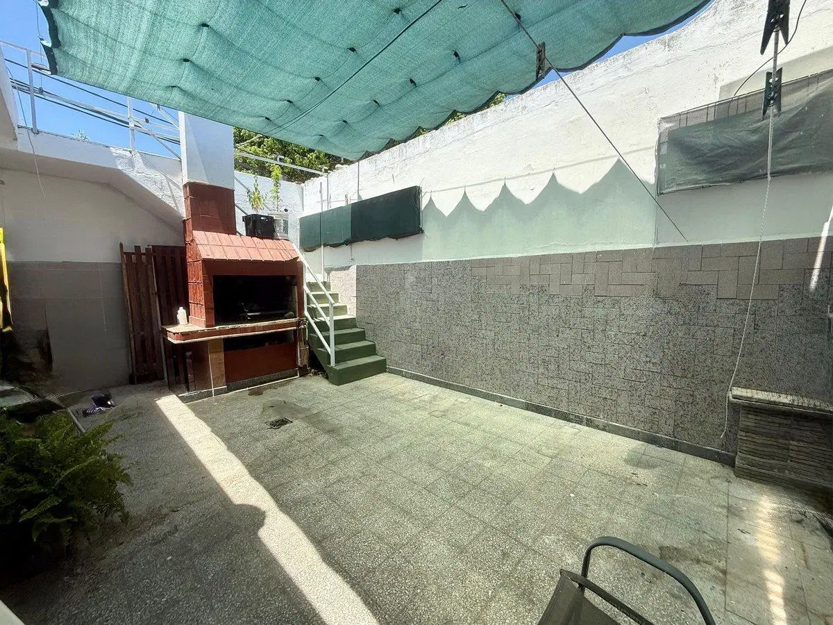CASA EN VENTA 2 DORMITORIOS + LOCAL COMERCIAL 5