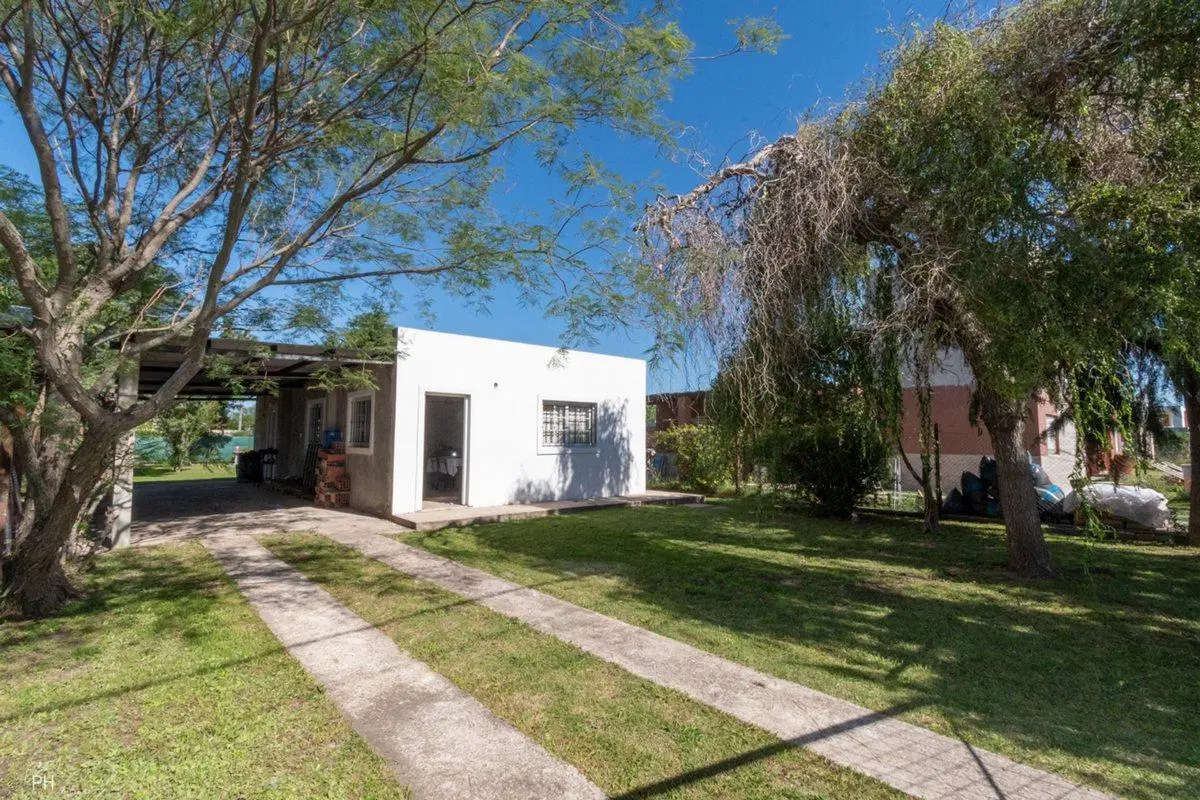 VENTA CASA A TERMINAR - BARRIO LAS TARDES ROLDAN. 2