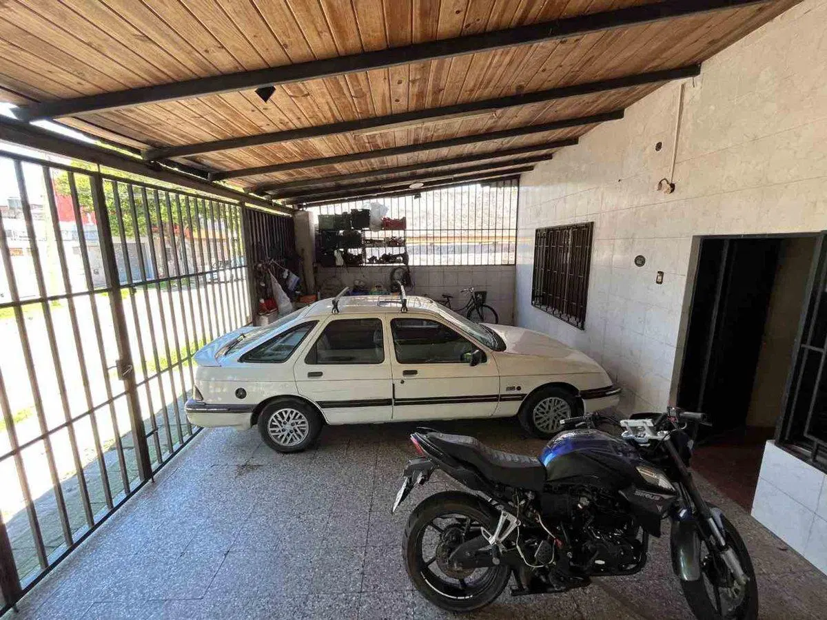 VENTA CASA 3 DORMITORIOS B. ROQUE SAENZ PEÑA PATIO 5