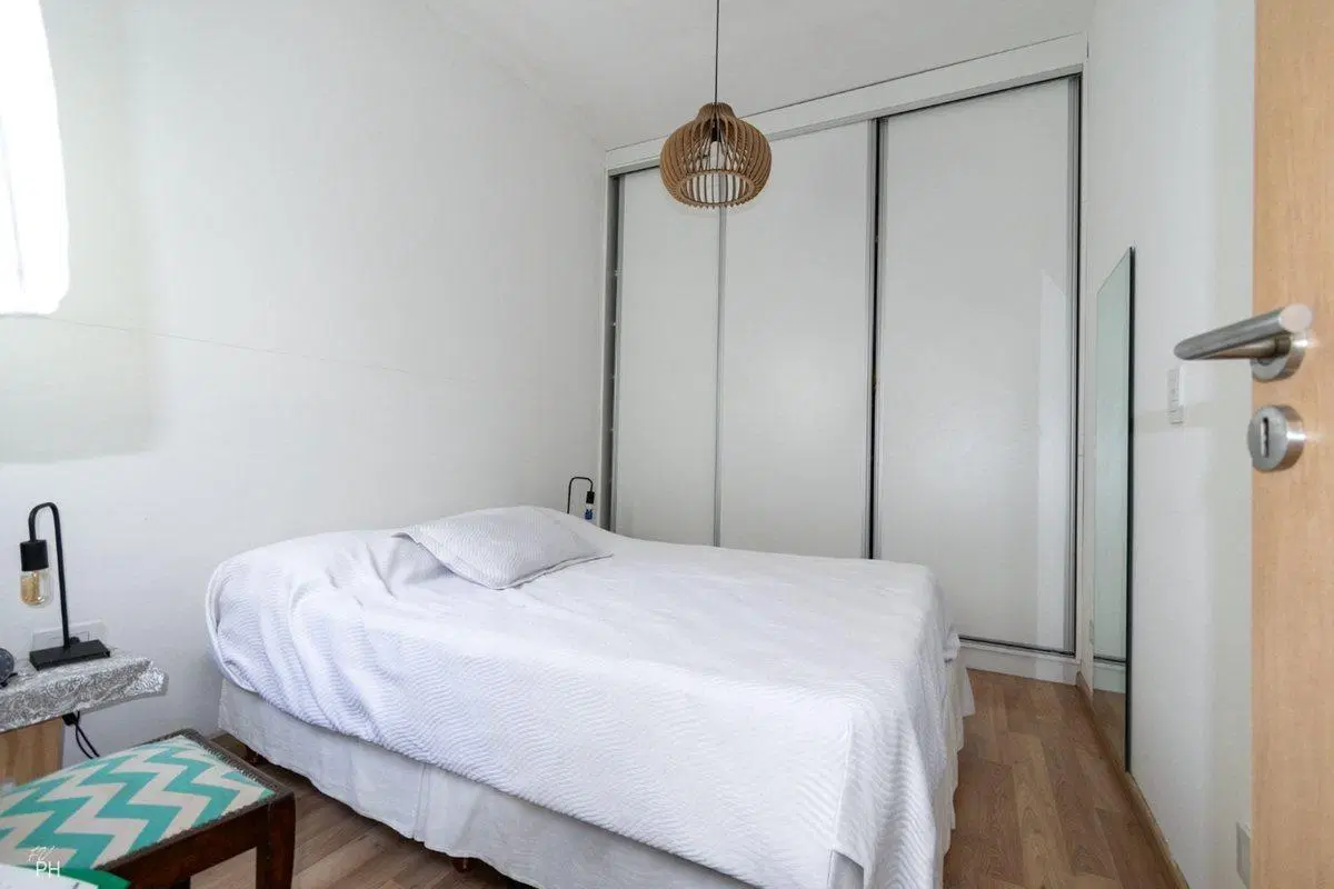 VENTA CASA DE PASILLO, DOS DORMITORIO, B° LA SEXTA 3