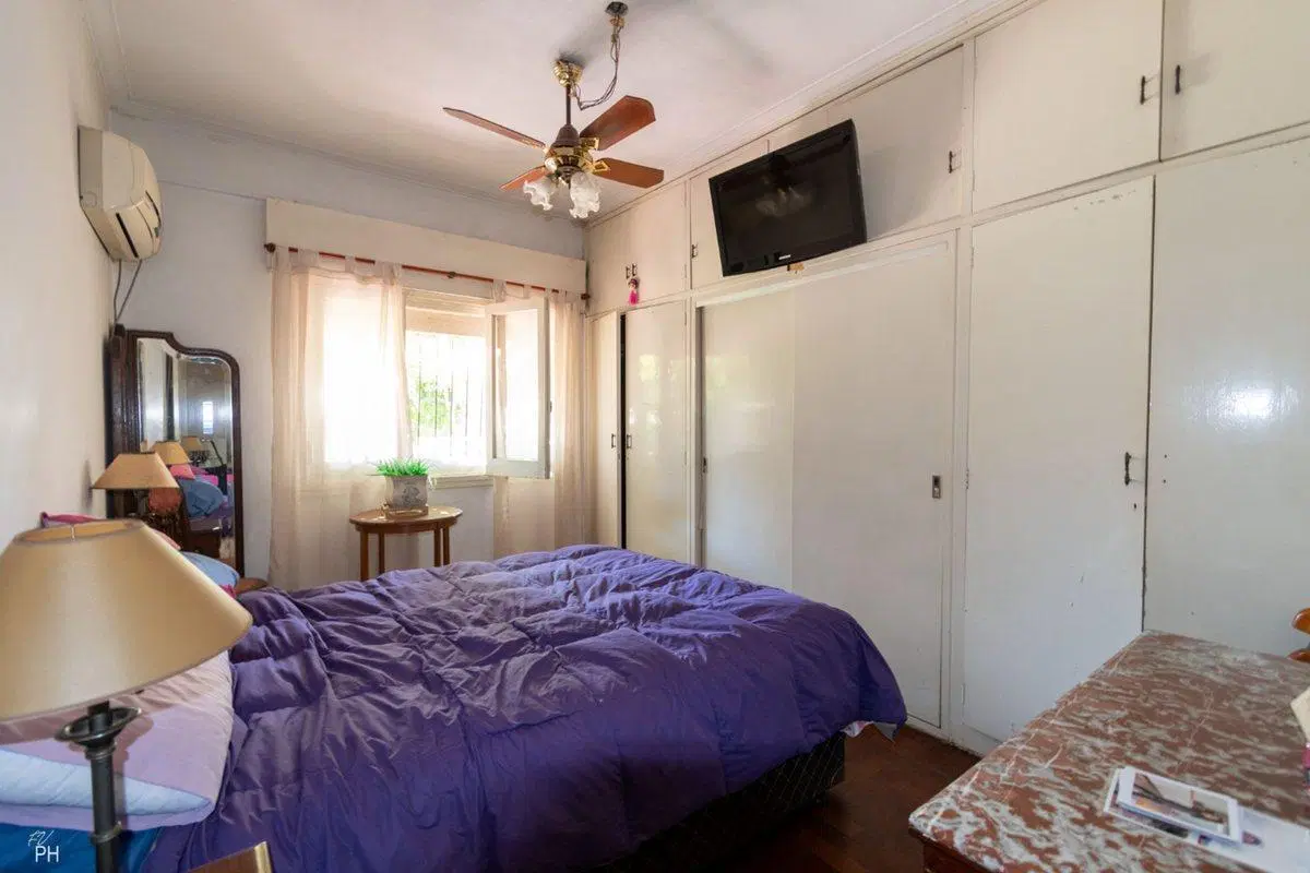 VENTA CASA-TRES DORMITORIOS CON JARDIN -TIRO SUIZO 4
