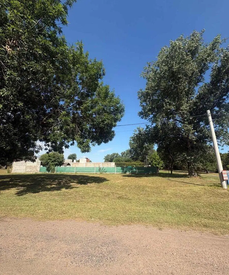 TERRENO EN VENTA 800 M2 CORONEL DOMINGUEZ ESQUINA 3