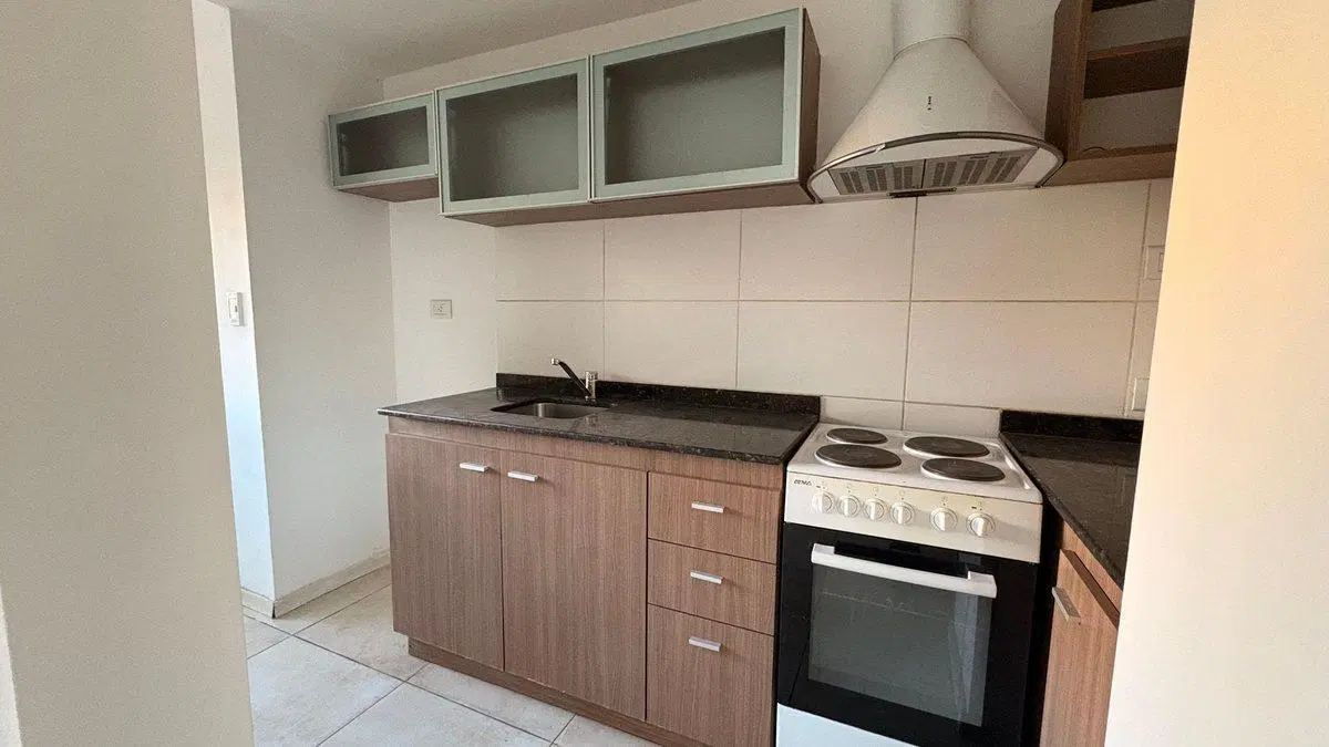 DEPARTAMENTO EN ALQUILER 1 DORMITORIO ABASTO 8