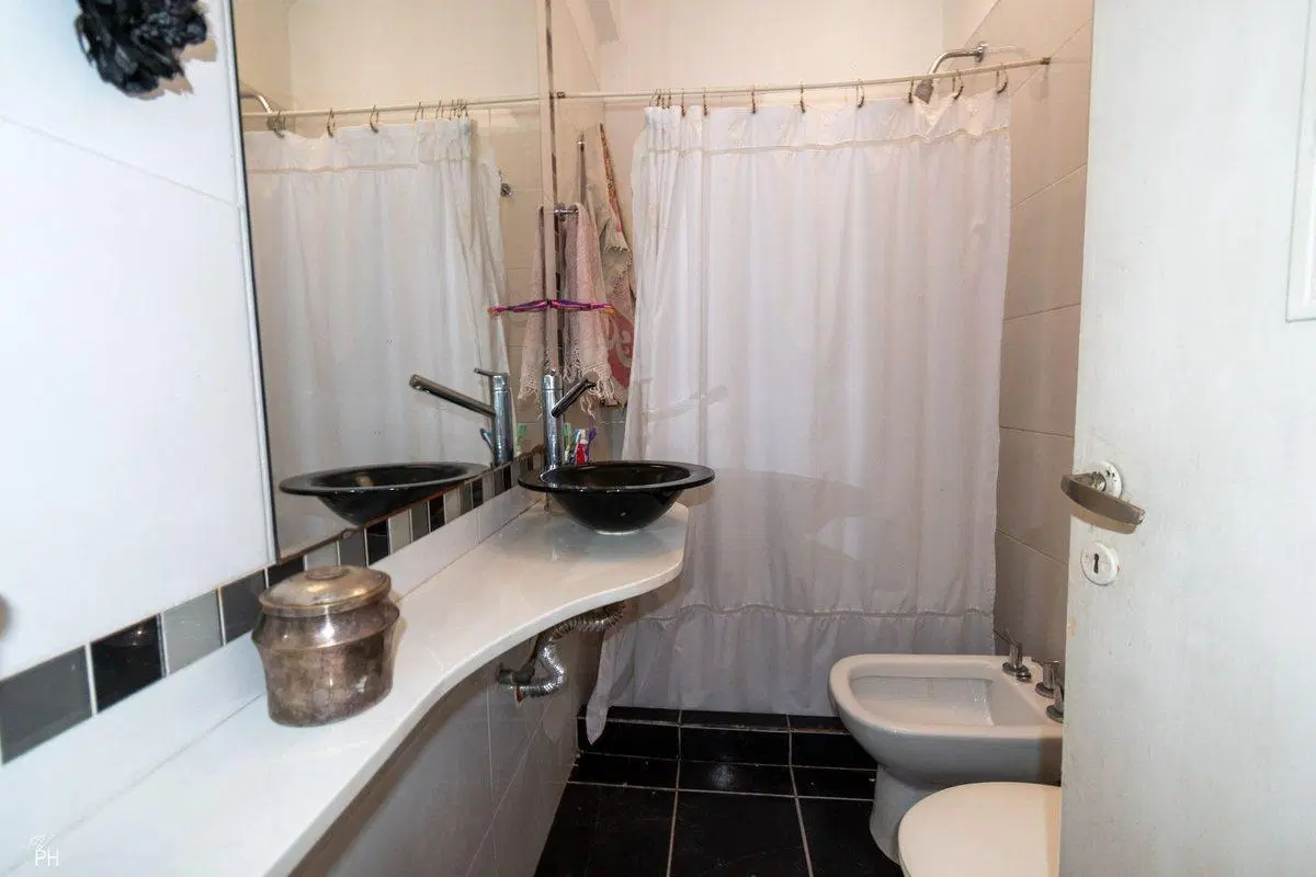 VENTA DEPTO DE PASILLO CON TERRAZA CENTRO RÍO 2