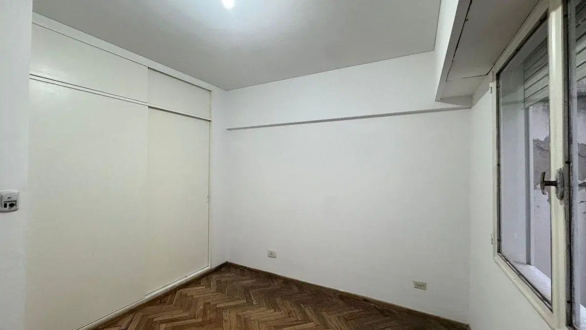 EN VENTA DEPARTAMENTO DOS DORMITORIOS ZONA CENTRO 4