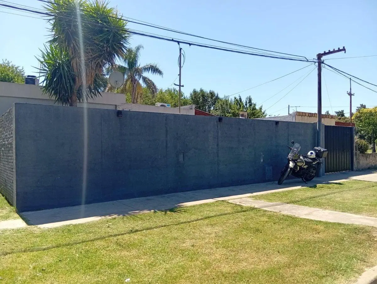 CASA EN VENTA 3 DORMITORIOS CON PILETA ALVAREZ 8