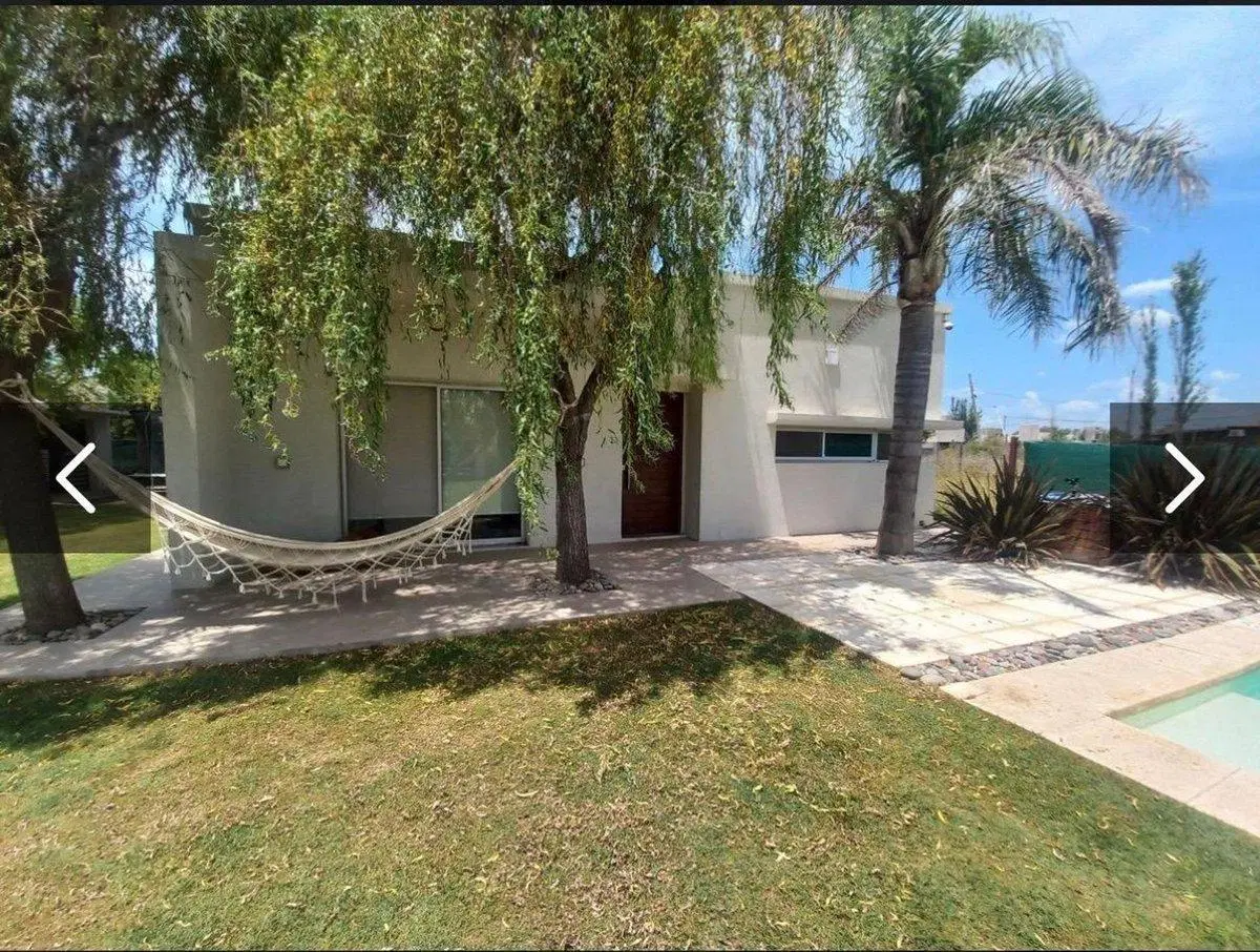 VENTA CASA 2 DORMITORIOS CON PILETA ROLDAN 4