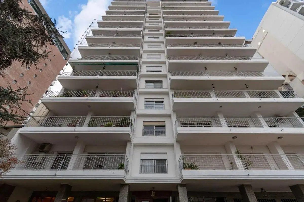 DEPARTAMENTO 4 DORMITORIOS, BALCON Y COCHERA 5