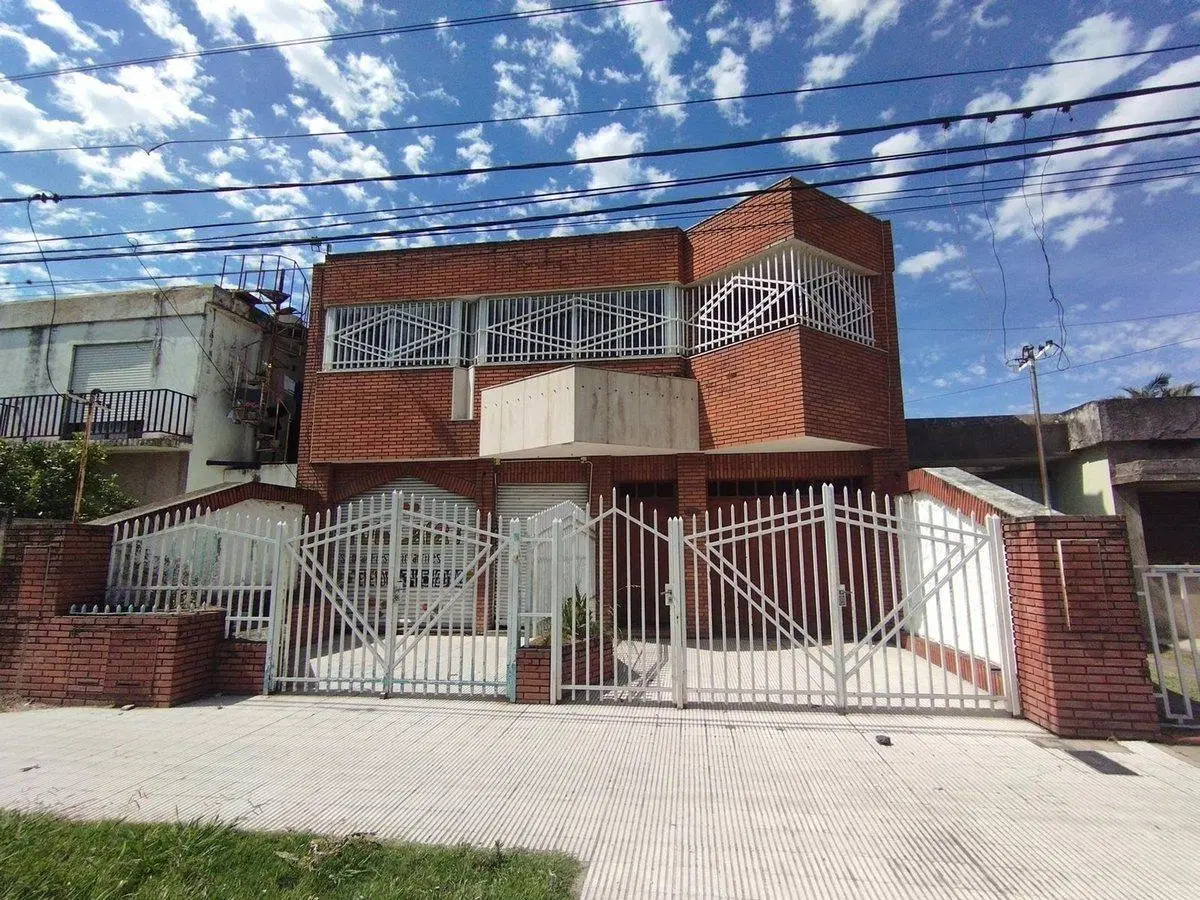 EN VENTA CASA 3 DORMITORIOS BARRIO SALADILLO 3