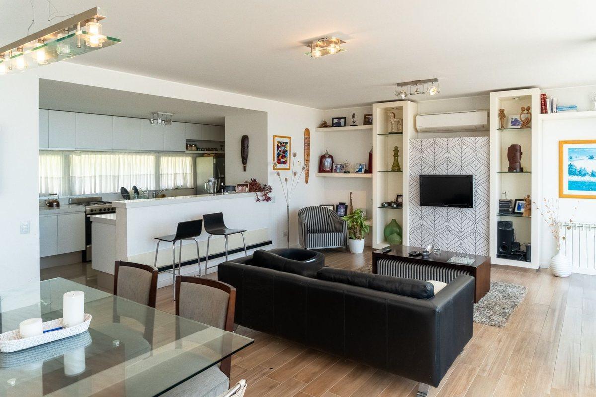 Foto de VENTA DE DEPARTAMENTO TRES DORMITORIOS ALBERDI, imagen 3