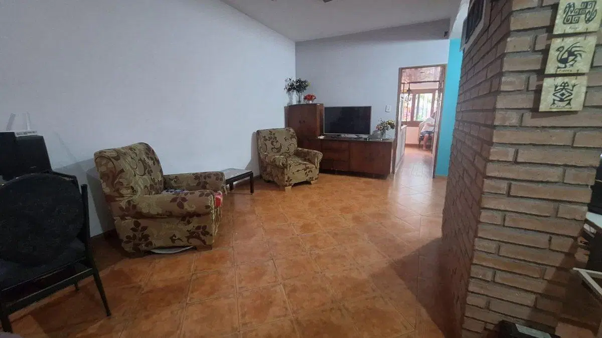 VENTA CASA ARROYITO 4 DORMITORIOS CON PATIO 8