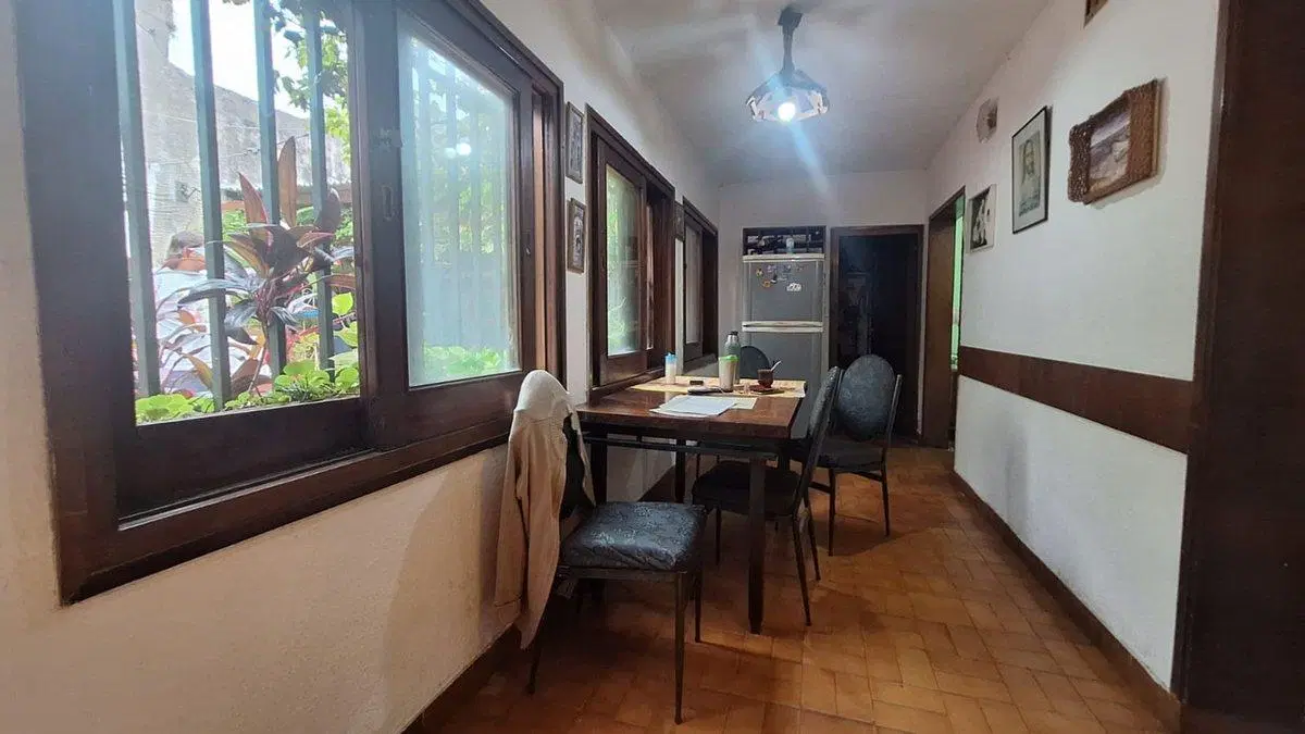 VENTA CASA ARROYITO 4 DORMITORIOS CON PATIO 5