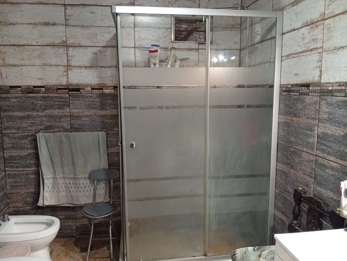CASA EN VENTA FISHERTON CON JARDIN 5 DORMITORIOS 8