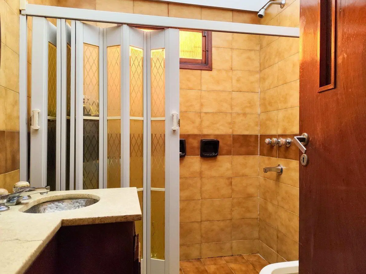 CASA EN VENTA 4 DORMITORIOS ECHESORTU 3