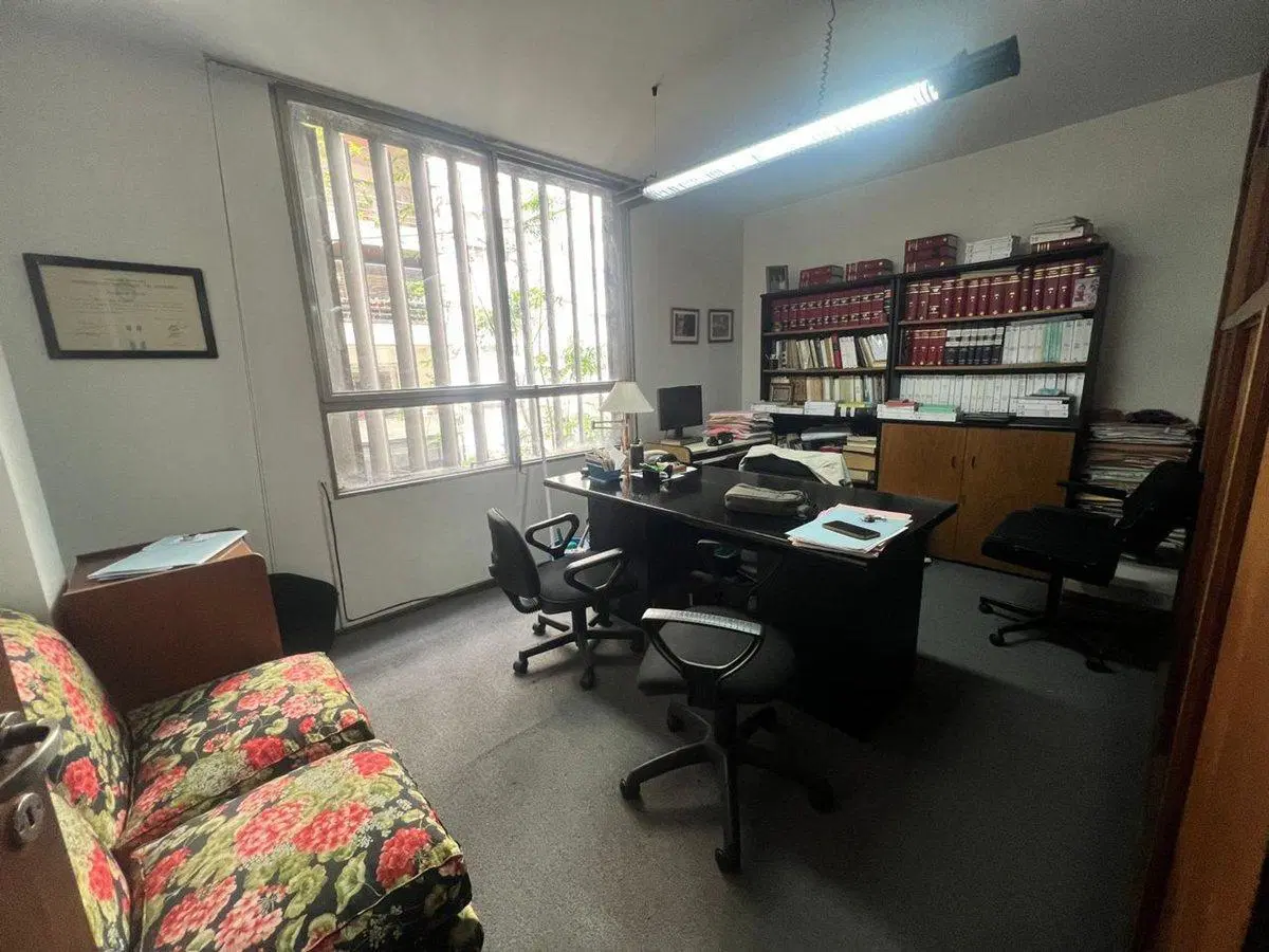 EN VENTA OFICINA ZONA CENTRO 2