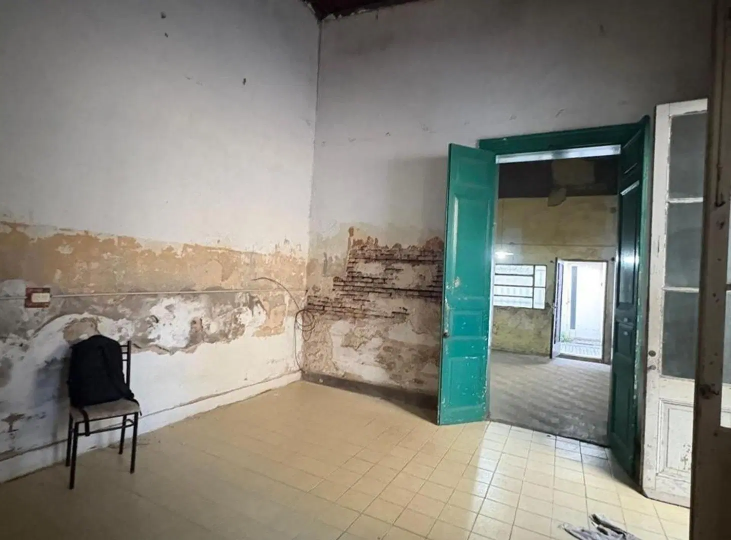 VENTA CASA DE PASILLO BARRIO MARTIN A RECICLAR 8