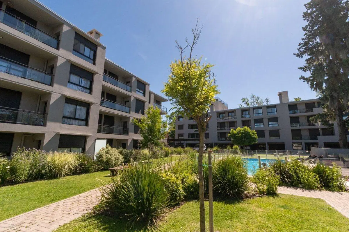 Departamento 3 dormitorios - Ayres de Fisherton 5