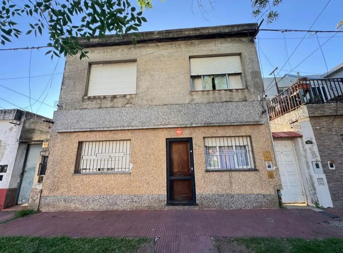 CASA EN VENTA DOS PLANTAS ALBERDI 2