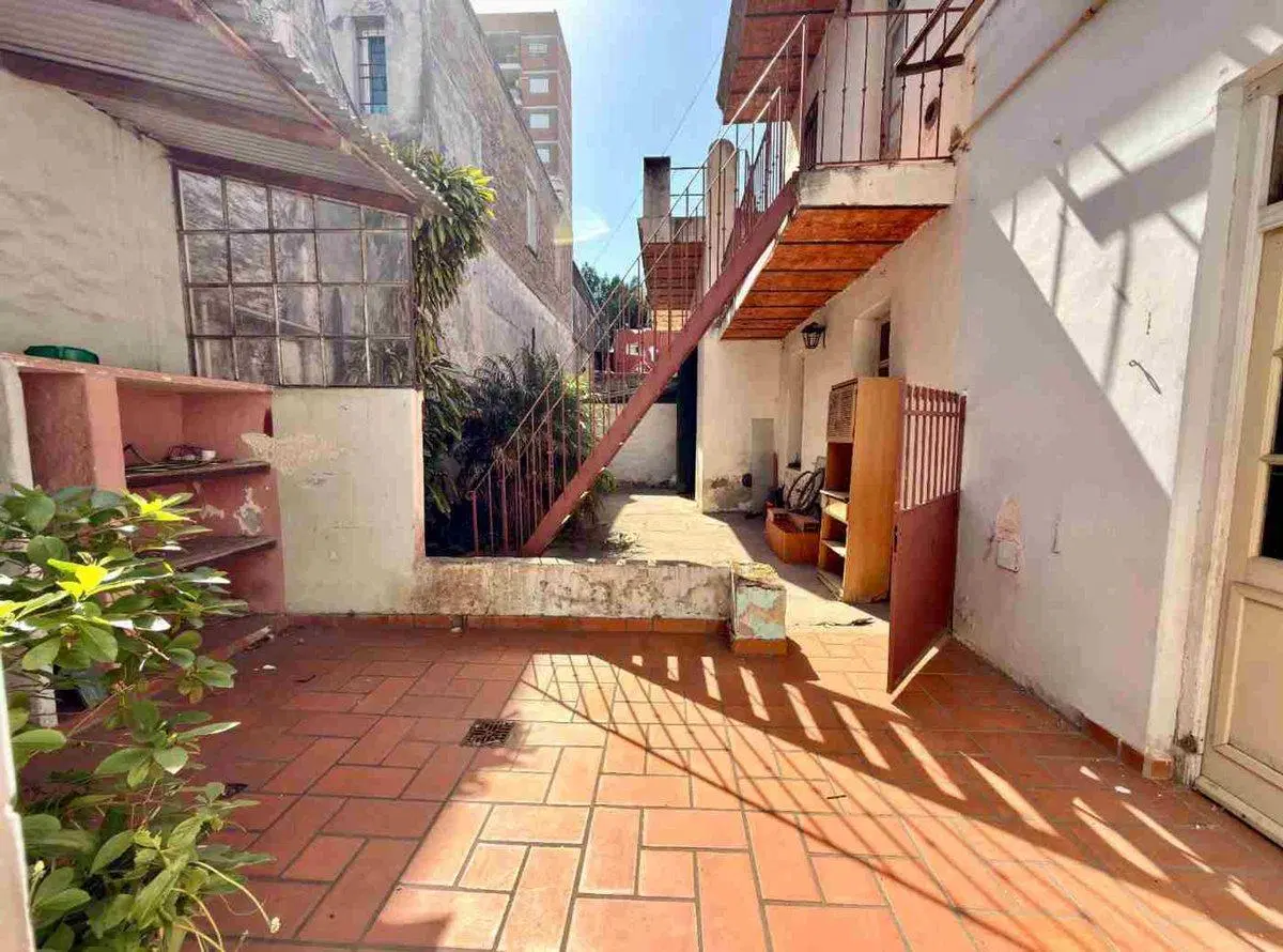 VENTA CASA INTERNA 4 DORMITORIOS CON PATIO 4