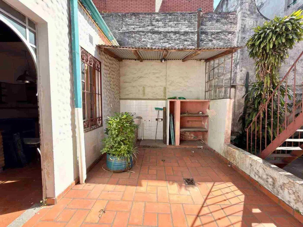 VENTA CASA INTERNA 4 DORMITORIOS CON PATIO 2