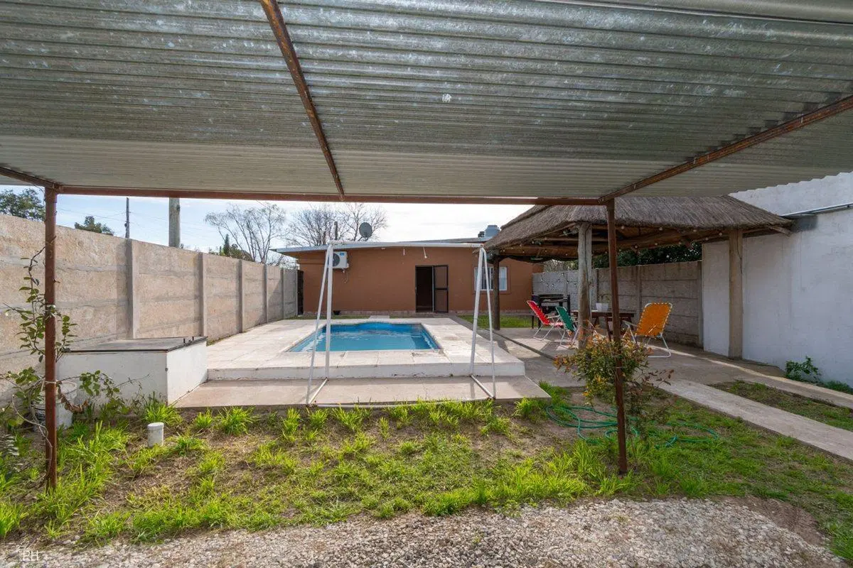 VENTA - CASA 2 DORMITORIOS + GALPON, ROLDAN 8