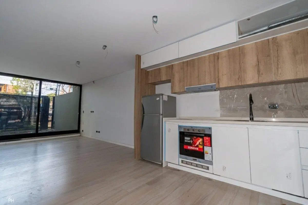 MONOAMBIENTE EN VENTA CON COCHERA EN ALBERDI 2
