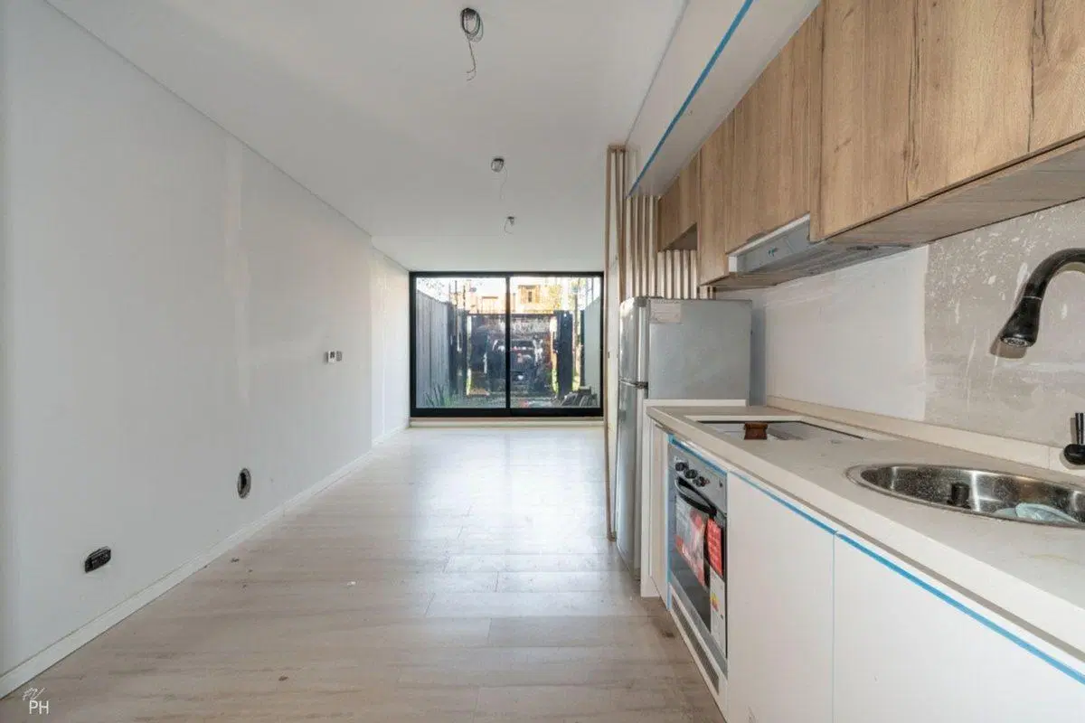 MONOAMBIENTE EN VENTA CON COCHERA EN ALBERDI 4
