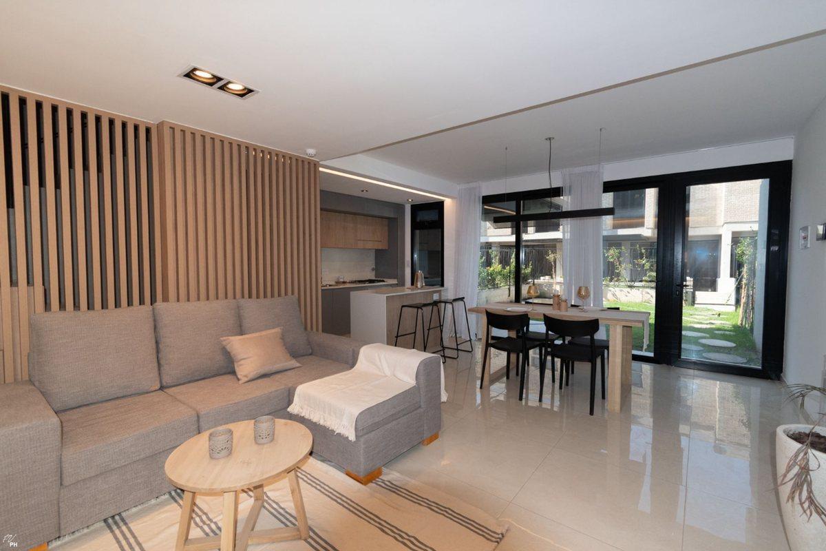 Foto de CASA EN VENTA 4 DORM + PILETA + PATIO FISHERTON, imagen 5