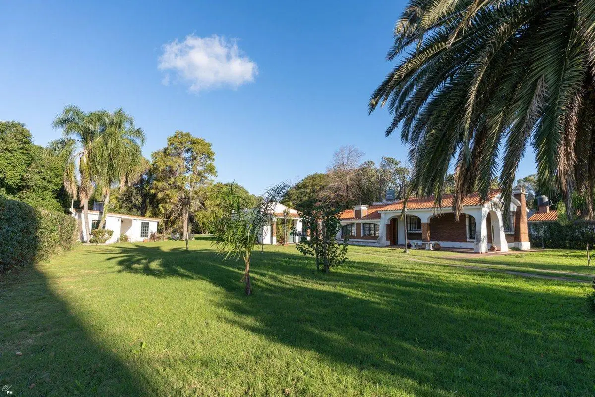CASA QUINTA EN VENTA 3 DORMITORIOS  LA RIBERA 3